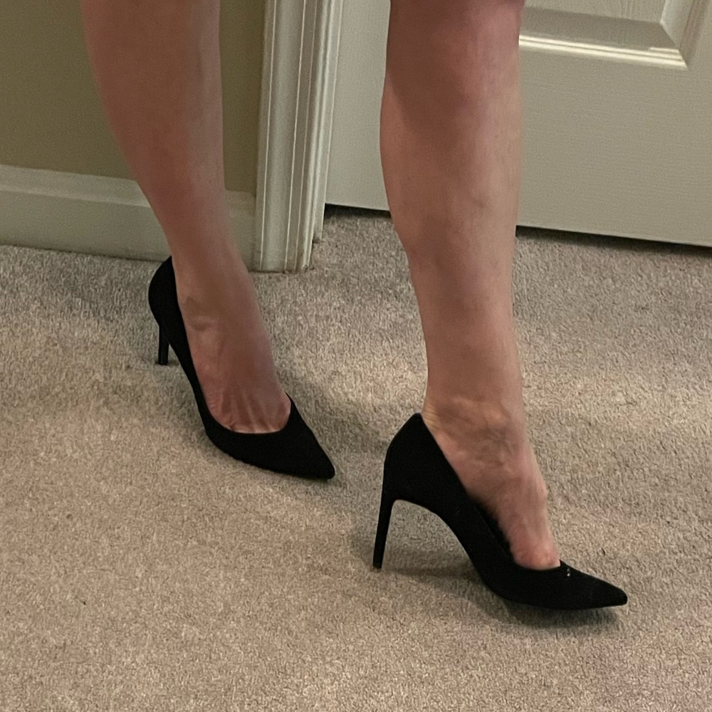 ZIGN Black Suede Heels. Size 8 (US) / 39 (EUR) - Picture 14 of 16